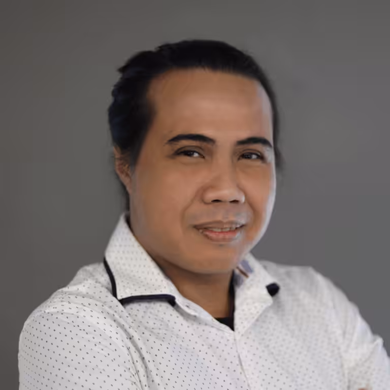 Professional headshot of Yassir Yahya, an independent digital consultant based in Kuala Lumpur.